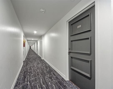 6211 W Northwest Highway - Photo Thumbnail 8