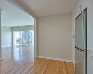 6211 W Northwest Highway - Photo Thumbnail 12