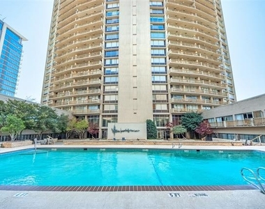 6211 W Northwest Highway - Photo Thumbnail 24