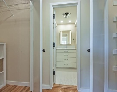 6211 W Northwest Highway - Photo Thumbnail 15