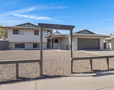 1627 E Fremont Drive - Photo Thumbnail 7