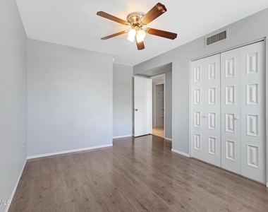1627 E Fremont Drive - Photo Thumbnail 21
