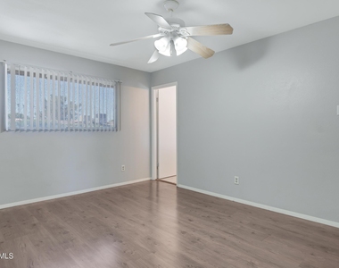 1627 E Fremont Drive - Photo Thumbnail 23
