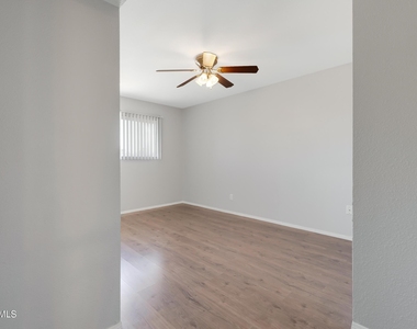 1627 E Fremont Drive - Photo Thumbnail 20