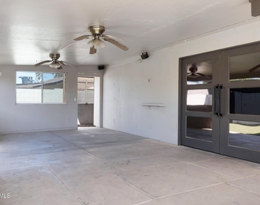 1627 E Fremont Drive - Photo Thumbnail 39