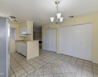 501 W Yukon Drive - Photo Thumbnail 8