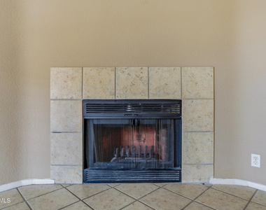 501 W Yukon Drive - Photo Thumbnail 6