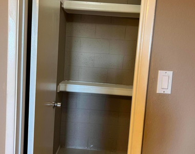 501 W Yukon Drive - Photo Thumbnail 19