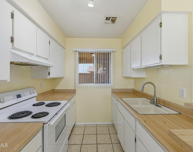 501 W Yukon Drive - Photo Thumbnail 12