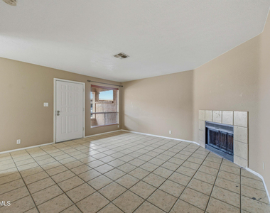 501 W Yukon Drive - Photo Thumbnail 4