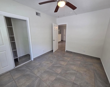 720 Ne 2nd Street - Photo Thumbnail 8