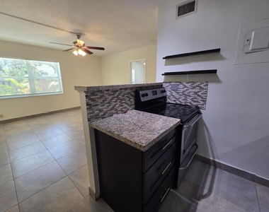 720 Ne 2nd Street - Photo Thumbnail 4