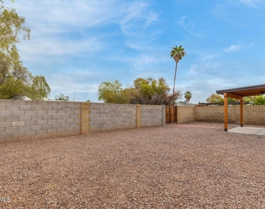 1628 E Del Rio Drive - Photo Thumbnail 31
