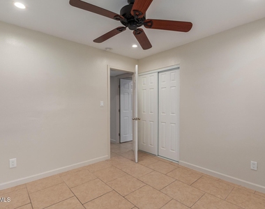 1628 E Del Rio Drive - Photo Thumbnail 24