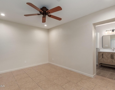 1628 E Del Rio Drive - Photo Thumbnail 17