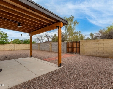 1628 E Del Rio Drive - Photo Thumbnail 28