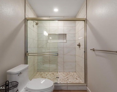 1628 E Del Rio Drive - Photo Thumbnail 15