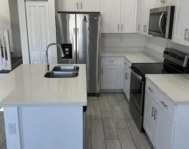3016 King Palm Way - Photo Thumbnail 8