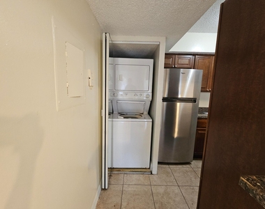 5686 Rock Island Road - Photo Thumbnail 4