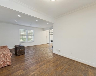 5818 E University Boulevard - Photo Thumbnail 9