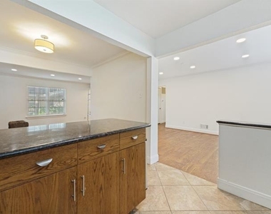 5818 E University Boulevard - Photo Thumbnail 6