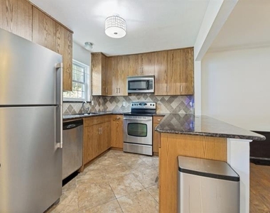 5818 E University Boulevard - Photo Thumbnail 3
