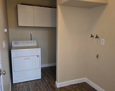 9002 W Roma Avenue - Photo Thumbnail 8