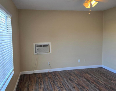 9002 W Roma Avenue - Photo Thumbnail 9