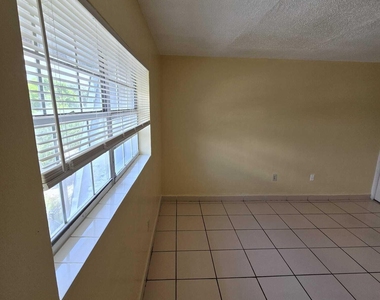 13695 Ne 3rd Court - Photo Thumbnail 10