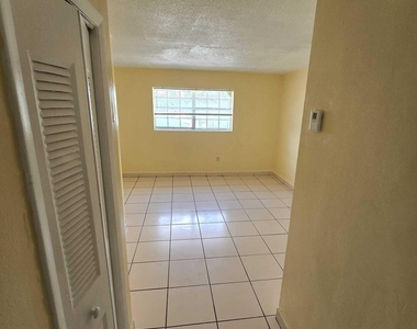 13695 Ne 3rd Court - Photo Thumbnail 5