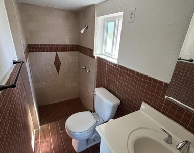 2922 W Granada Road - Photo Thumbnail 6