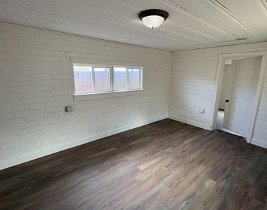 2926 W Granada Road - Photo Thumbnail 1