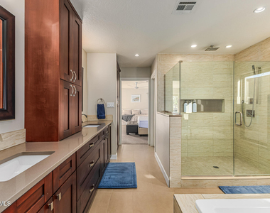 5821 E Cactus Road - Photo Thumbnail 32
