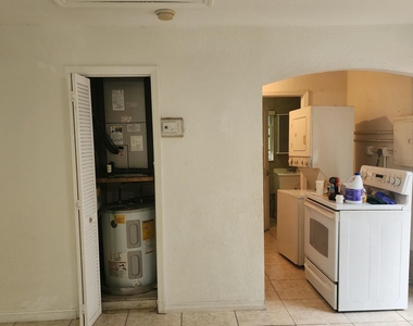 12668 70th Pl Street N - Photo Thumbnail 7