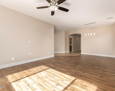 10625 E Knowles Avenue - Photo Thumbnail 4