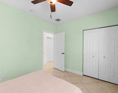 255 Ne 12th Street - Photo Thumbnail 34