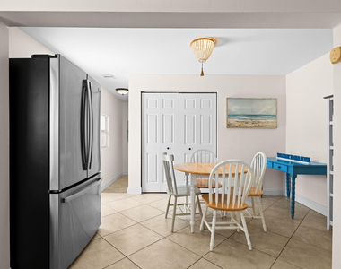 255 Ne 12th Street - Photo Thumbnail 23