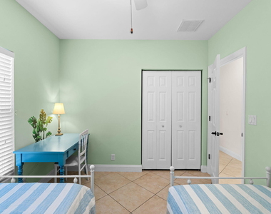 255 Ne 12th Street - Photo Thumbnail 30