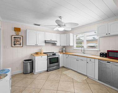 255 Ne 12th Street - Photo Thumbnail 21
