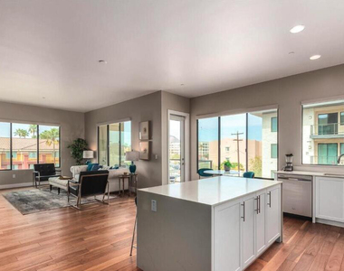 7300 E Earll Drive - Photo Thumbnail 10