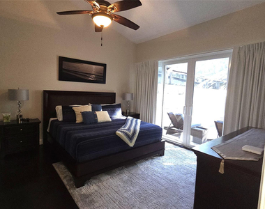 504 W Palm Aire Drive - Photo Thumbnail 8