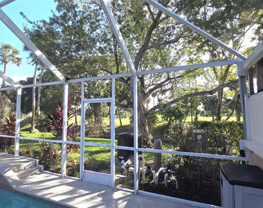 504 W Palm Aire Drive - Photo Thumbnail 20