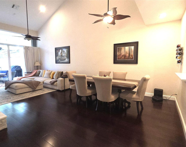 504 W Palm Aire Drive - Photo Thumbnail 6