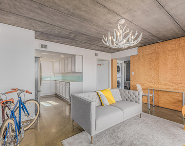 7601 E 2nd Street - Photo Thumbnail 5