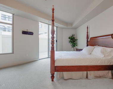 2211 E Camelback Road - Photo Thumbnail 15