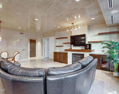 2211 E Camelback Road - Photo Thumbnail 6