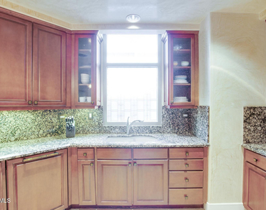 2211 E Camelback Road - Photo Thumbnail 10
