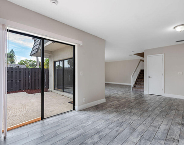 1755 N Congress Avenue - Photo Thumbnail 10