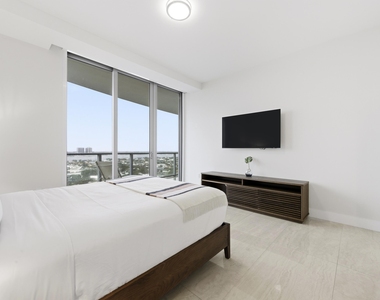 3100 N Ocean Drive N - Photo Thumbnail 9