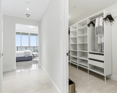 3100 N Ocean Drive N - Photo Thumbnail 5